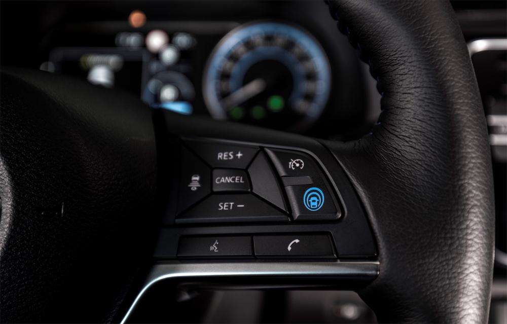 Nissan - Lenkrad - Tempomat