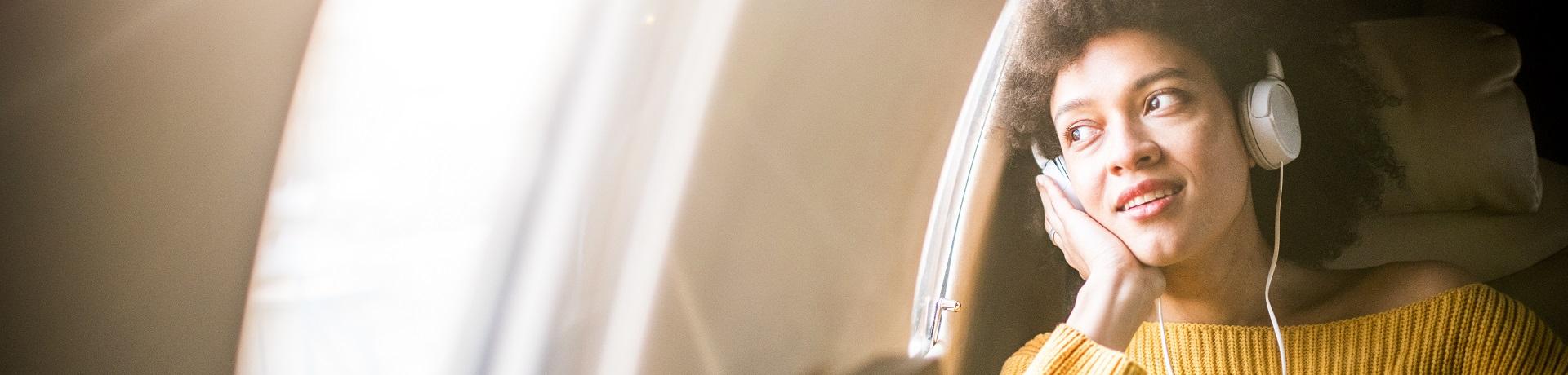 Flugzeug, Kabine, Frau, Kopfhörer