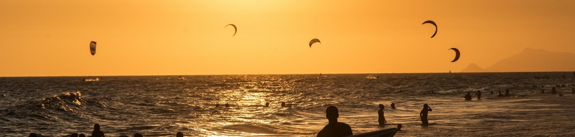 Emotion: Kiter und Kites am Strand