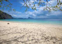 Strand von El Nido Philippinen