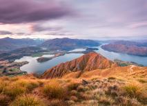 Wanaka lake and Southern Alps mountain range with Mt Aspiring Neuseeland