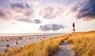 Strand, Meer, Leuchtturm, Strandkörbe Amrum