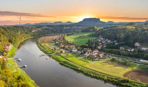 Rathen Stadt, Fluss, Berge Rathen