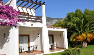 Club Esse Palmasera Resort - Il Borgo