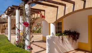 Luz Bay Club Beach & Sun Hotel