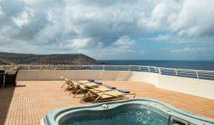 Golden Bay (Ghajn Tuffieha)