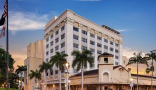 The Banyan Hotel Fort Myers, Tapestry Collection by Hilton