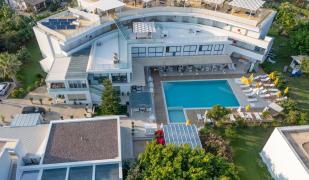 Nasos Hotel & Resort