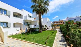 Angela Studios & Apartments