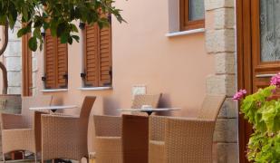 Kasteli Studios & Apartments