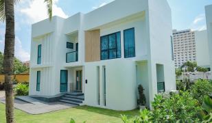 Grand Jomtien Palace