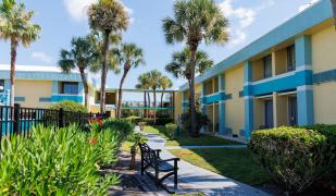 Garnet Inn & Suites, Orlando