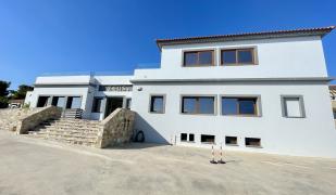 Zeus Studios & Apartments