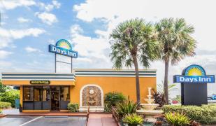 Days Inn by Wyndham Fort Lauderdale-Oakland Park Airport N