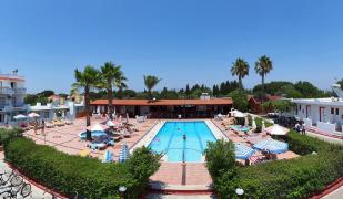 Sandy's Studios & Log-Villas