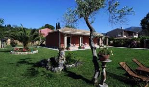 Efi & Sofia Apartments and Studios