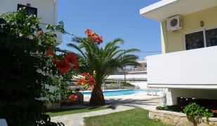 Karmi Studios & Apartments