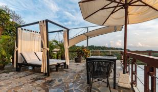 Gaia Hotel & Reserve