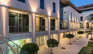 Trianon Luxury Apartments & Suites