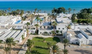 Hari Club Beach Resort