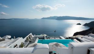 La Perla Villas & Suites