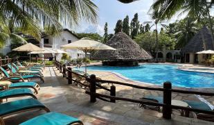 Pinewood Beach Resort & Spa