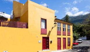 Canarian House with views and pool Canarian House with views and pool