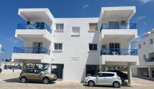 Riana Latchi Apartment