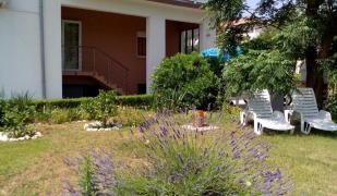 Apartments with parking space Kampor, Rab