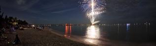 Feuerwerk am Strand