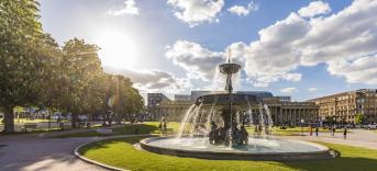 Schlossplatz - Stuttgart Mietwagen Stuttgart