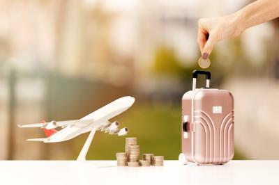 Sparen im Urlaub Münzen, Sparschwein, Reisegeld