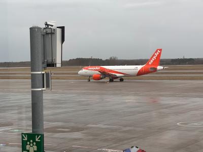 20159-easyjet_flugzeug_start_landung_schwurack_check24
