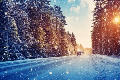 15927-auto-schnee-winter-strasse