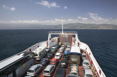 Streik bei Caronte & Tourist: Fährausfälle auf Sizilien am 21. Juli 2025 Fähre mit Autos
