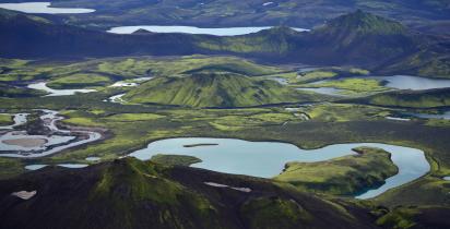 Landschaft mit Vulkankrater Landschaft mit Vulkankrater