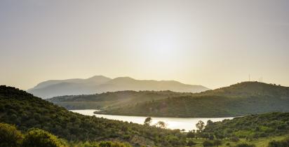 Berge und See im Nationalpark Butrint