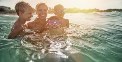 Familie, Baden, Strand