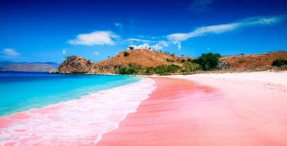 Pantai Merah Beach Indonesien