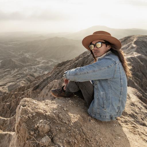 Mann mit Sonnenbrille