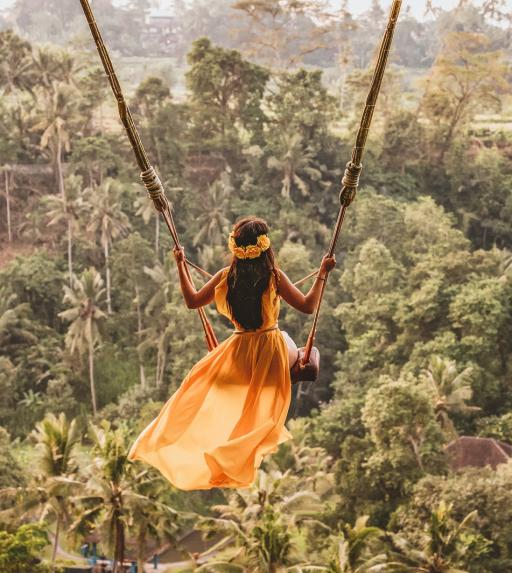 Indonesien Schaukel Urlaubsoutfit