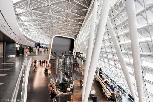 Innenansicht eines Flughafenterminals