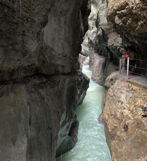 Schlucht mit Fluss