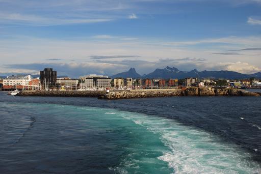 Blick vom Wasser auf Bodo