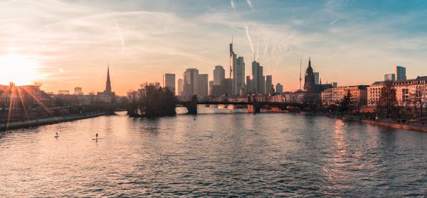 Skyline, Fluss, Abend Frankfurt am Main