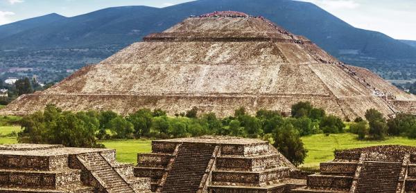 Pyramide San Juan Teotihuacán
