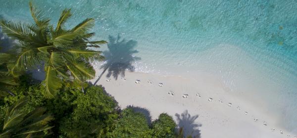 Strand, Palmen, Fußspuren Malediven