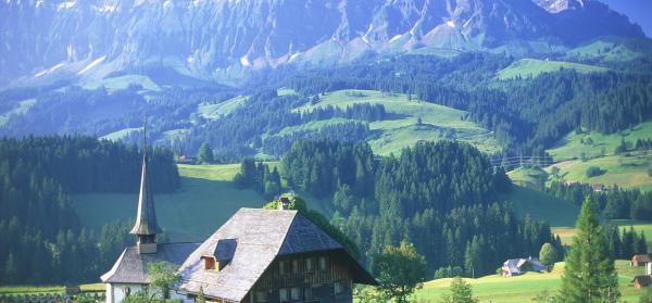 Berge, Bergdorf, Kirche, Alm Bern