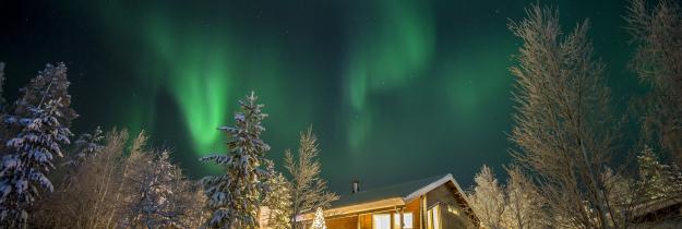 Polarlichter über Haus