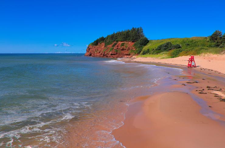 rötlicher Sanststrand